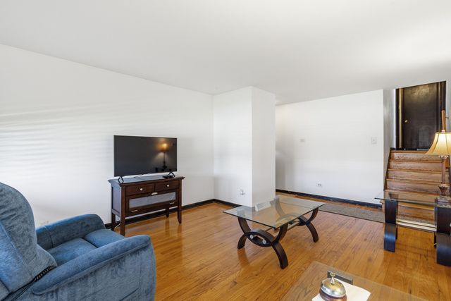 14114 S Saginaw Avenue, Burnham, IL 60633