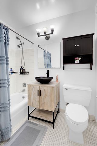245 E 54th St Apt 22B, New York City, NY 10022