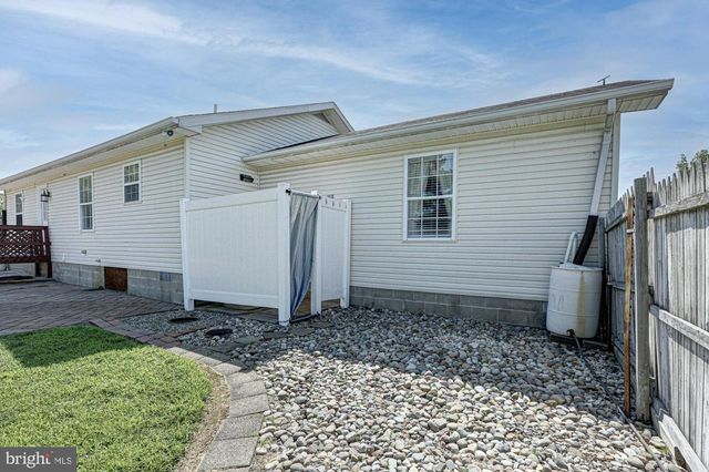 10228 BAYSIDE DR, Dover, DE 19901