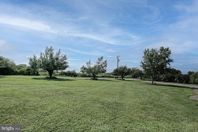 10228 BAYSIDE DR, Dover, DE 19901