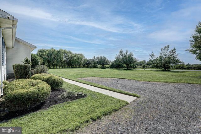 10228 BAYSIDE DR, Dover, DE 19901