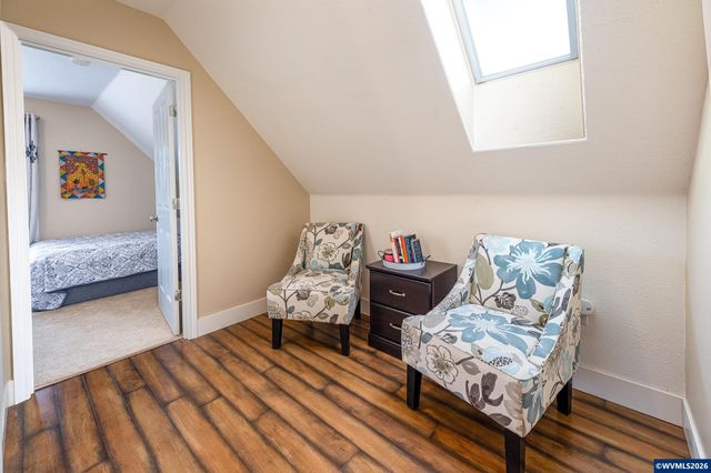 38 Denmark Lp, Silverton, OR 97381