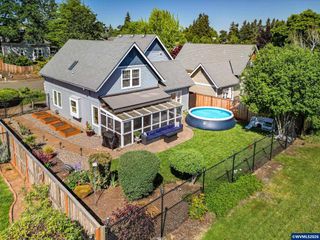 38 Denmark Lp, Silverton, OR 97381