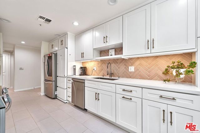 739 Lorraine Boulevard 103, Los Angeles, CA 90005