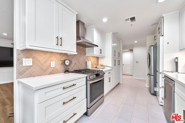 739 Lorraine Boulevard 103, Los Angeles, CA 90005