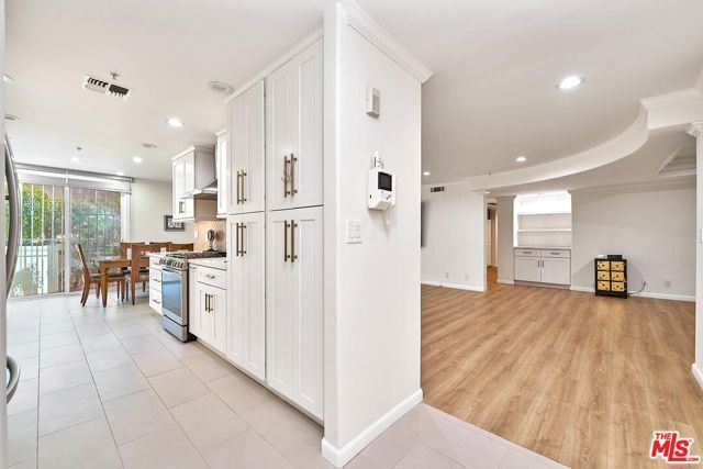 739 Lorraine Boulevard 103, Los Angeles, CA 90005