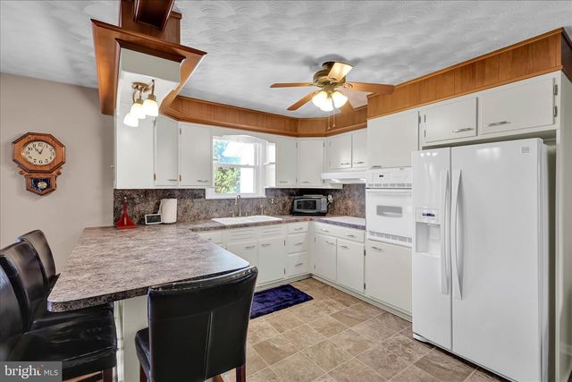25 FREDERICK AVE, Denver, PA 17517