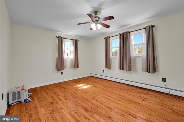 25 FREDERICK AVE, Denver, PA 17517