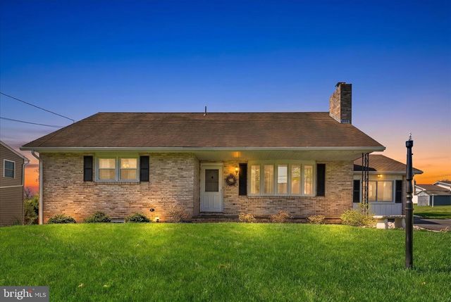 25 FREDERICK AVE, Denver, PA 17517