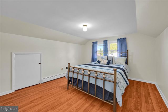 25 FREDERICK AVE, Denver, PA 17517