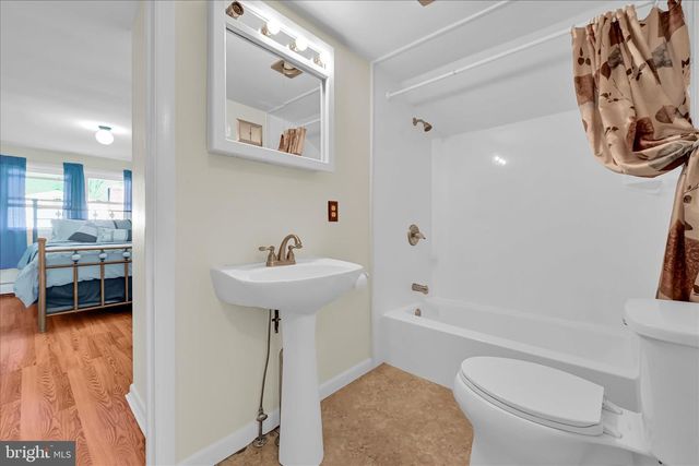 25 FREDERICK AVE, Denver, PA 17517