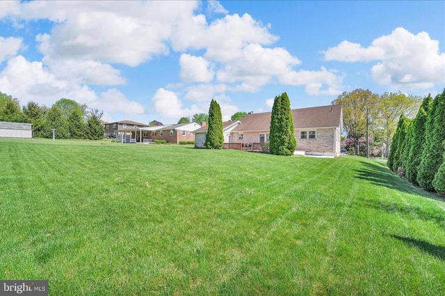 25 FREDERICK AVE, Denver, PA 17517