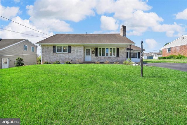 25 FREDERICK AVE, Denver, PA 17517