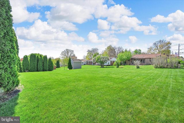 25 FREDERICK AVE, Denver, PA 17517