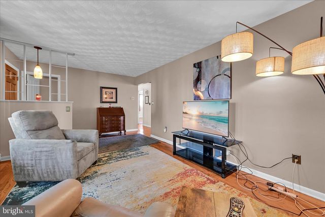 25 FREDERICK AVE, Denver, PA 17517