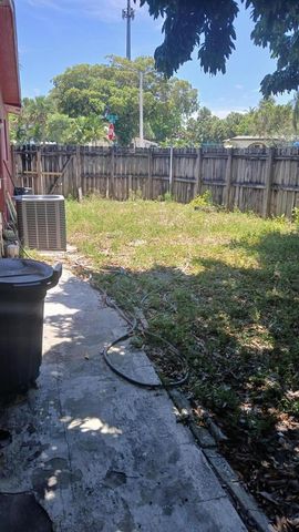 6231 SW 9th Place, North Lauderdale, FL 33068