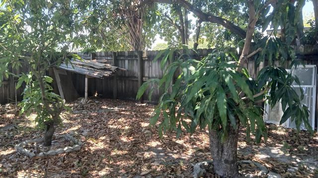 6231 SW 9th Place, North Lauderdale, FL 33068