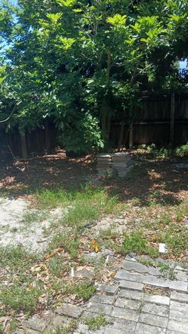 6231 SW 9th Place, North Lauderdale, FL 33068