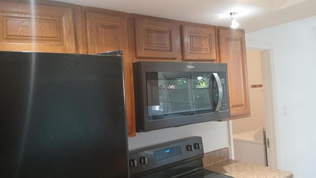 6231 SW 9th Place, North Lauderdale, FL 33068