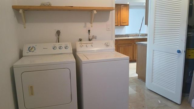 6231 SW 9th Place, North Lauderdale, FL 33068