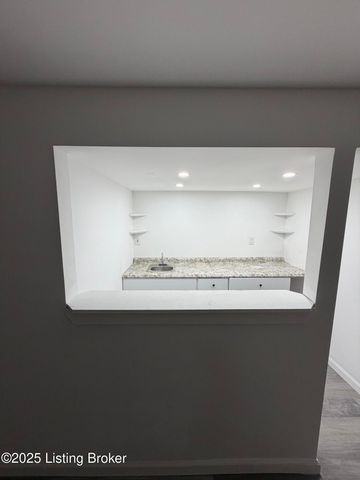 5414 Bungalow Dr, Louisville, KY 40258