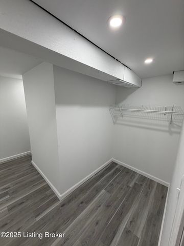 5414 Bungalow Dr, Louisville, KY 40258