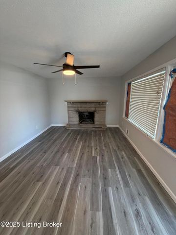 5414 Bungalow Dr, Louisville, KY 40258