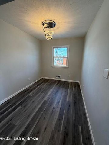 5414 Bungalow Dr, Louisville, KY 40258