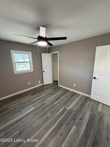 5414 Bungalow Dr, Louisville, KY 40258