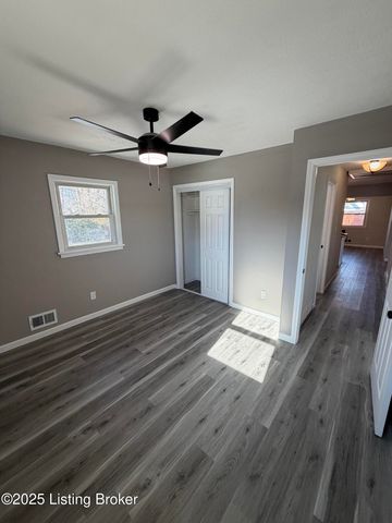 5414 Bungalow Dr, Louisville, KY 40258