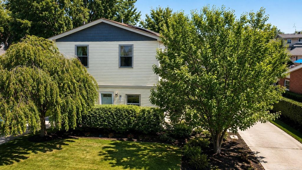 37886 Sunnybrook Street, Harrison Twp, MI 48045