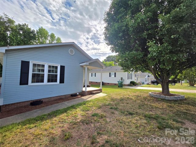 220 E Alabama Avenue, Bessemer City, NC 28016