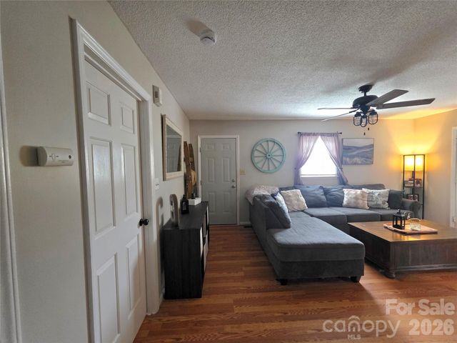 220 E Alabama Avenue, Bessemer City, NC 28016