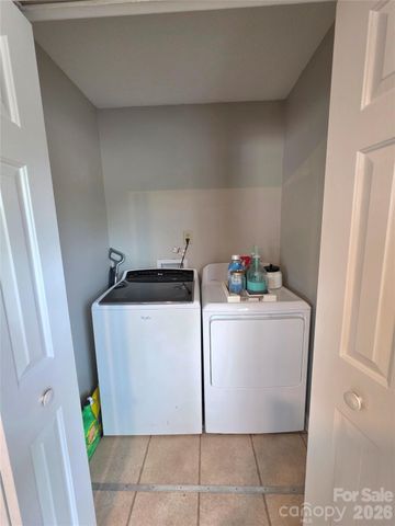 220 E Alabama Avenue, Bessemer City, NC 28016