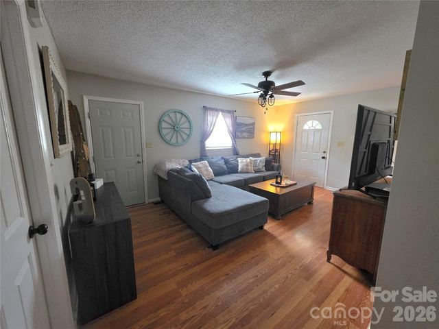 220 E Alabama Avenue, Bessemer City, NC 28016