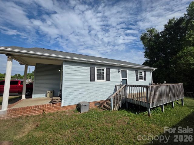 220 E Alabama Avenue, Bessemer City, NC 28016