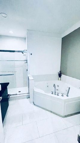 822 NE 19th Ave, Fort Lauderdale, FL 33304