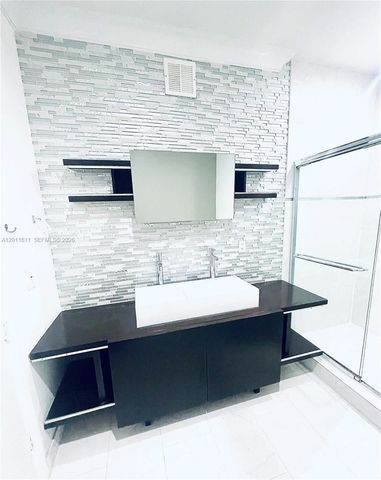 822 NE 19th Ave, Fort Lauderdale, FL 33304