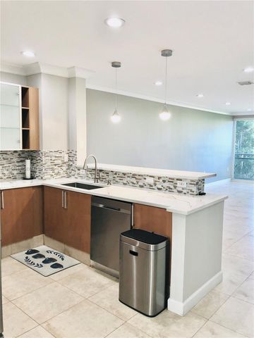 822 NE 19th Ave, Fort Lauderdale, FL 33304