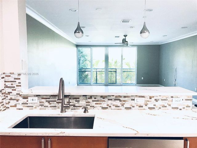 822 NE 19th Ave, Fort Lauderdale, FL 33304