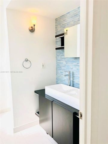 822 NE 19th Ave, Fort Lauderdale, FL 33304