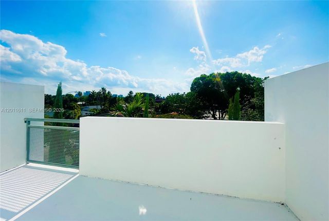 822 NE 19th Ave, Fort Lauderdale, FL 33304
