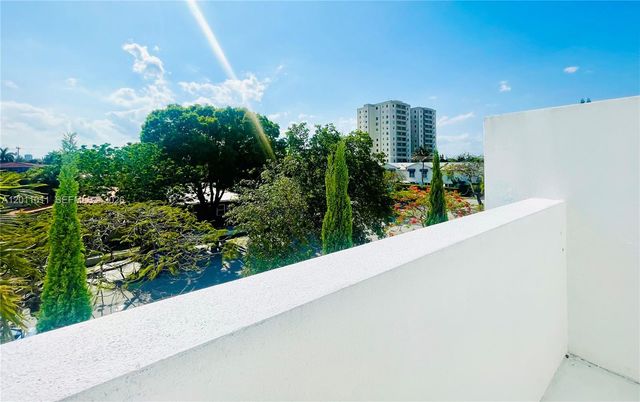 822 NE 19th Ave, Fort Lauderdale, FL 33304