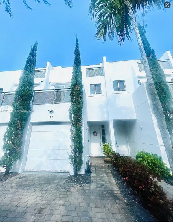 822 NE 19th Ave, Fort Lauderdale, FL 33304