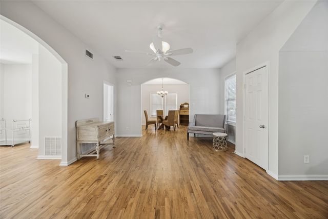 2110 Washington Avenue, Fort Worth, TX 76110