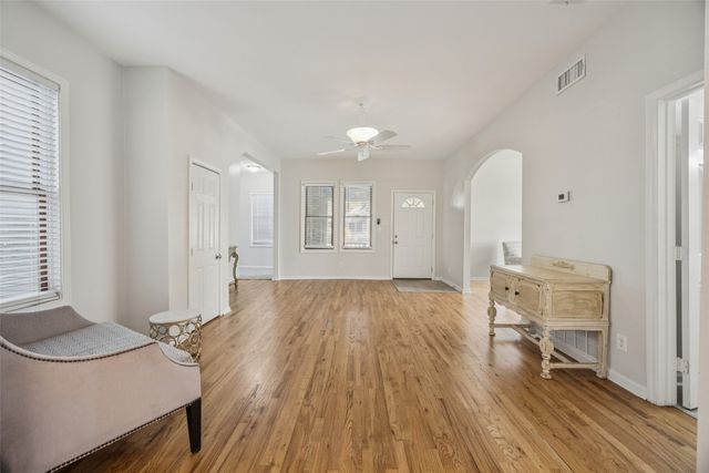 2110 Washington Avenue, Fort Worth, TX 76110