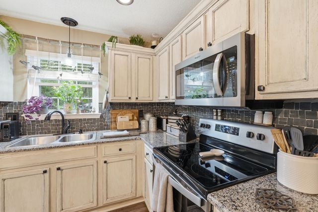 8089 Shadow Oak Drive, North Charleston, SC 29406