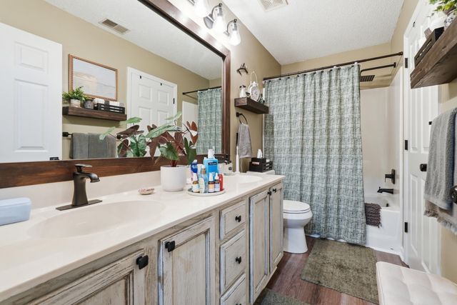 8089 Shadow Oak Drive, North Charleston, SC 29406