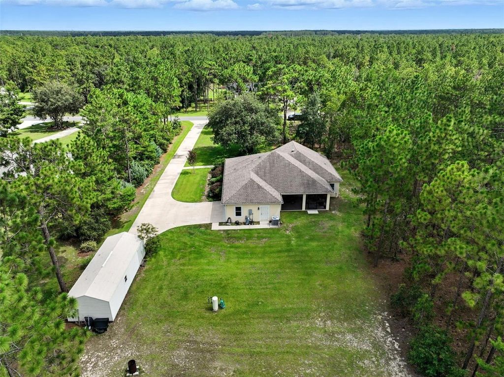 Image 4 of property listing at 2238 COUNTY ROAD 243C, Wildwood, FL 34785