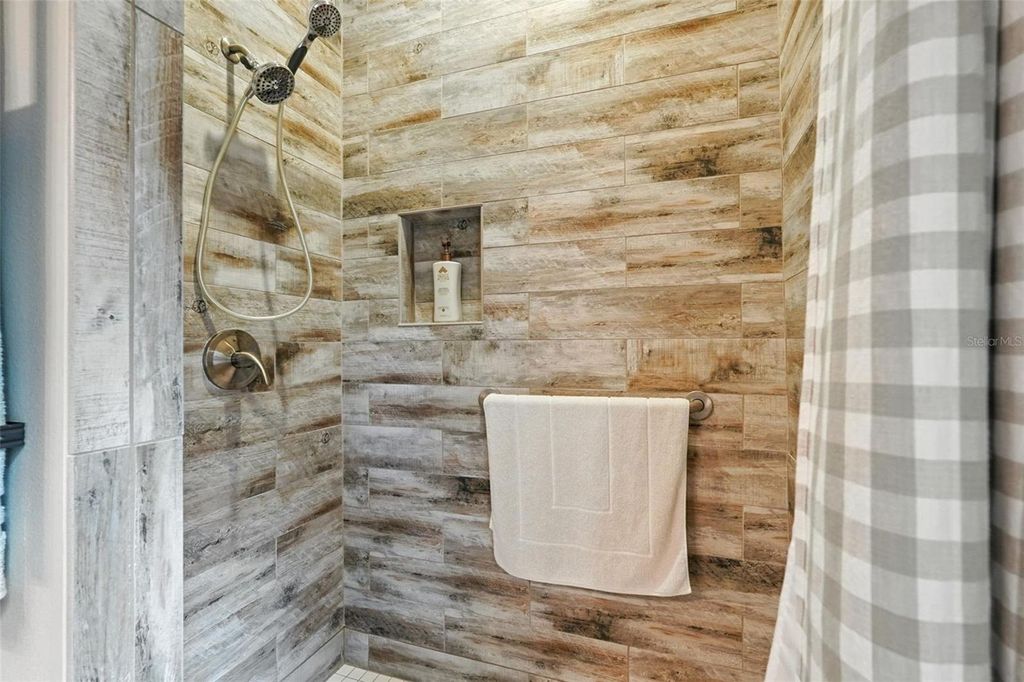 Image 31 of property listing at 2238 COUNTY ROAD 243C, Wildwood, FL 34785